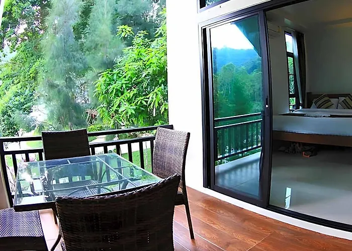 Silver Garden โรงแรม 3*