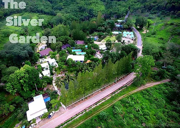 Silver Garden 3*