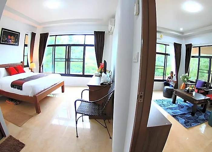 Silver Garden โรงแรม 3*